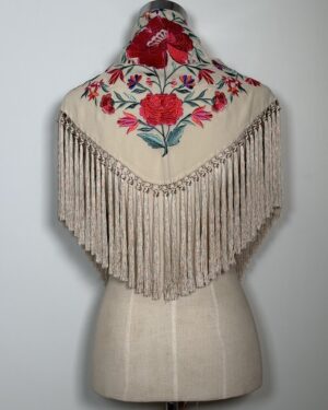 Mantón bordado Peonía beige bordado rojo
