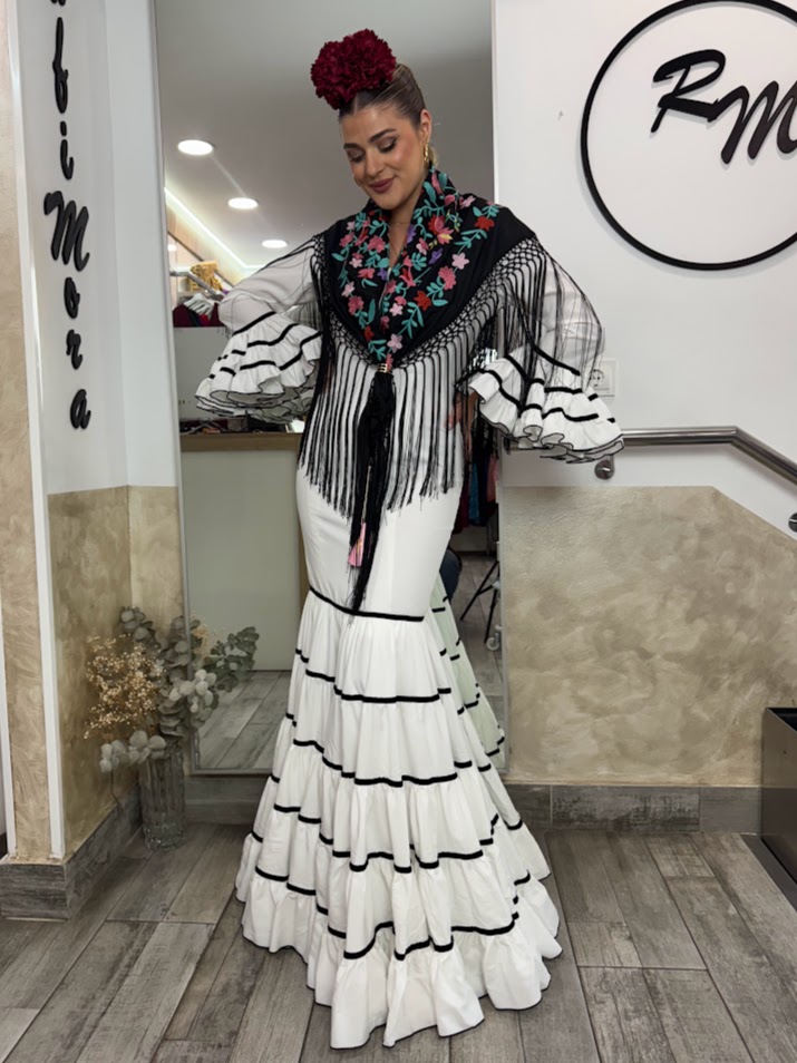 Traje de flamenca Huelva (más colores) 5 Traje de flamenca Huelva (más colores) - Imagen 5