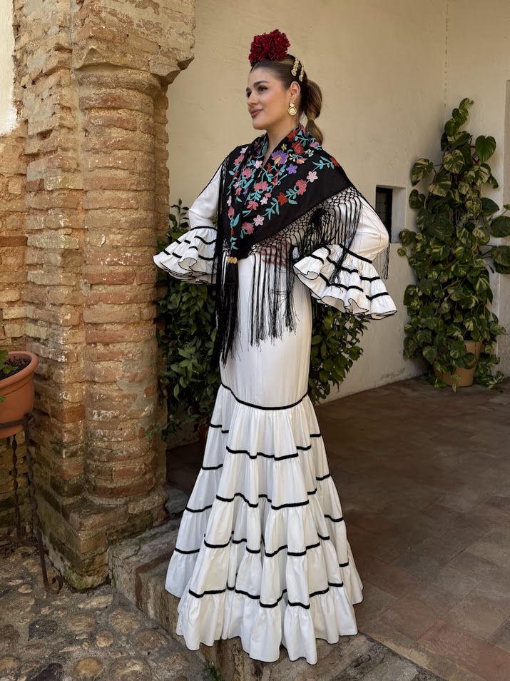 Traje de flamenca Huelva (más colores) 10 Traje de flamenca Huelva (más colores) - Imagen 10