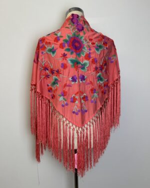 Mantón bordado Rocio coral