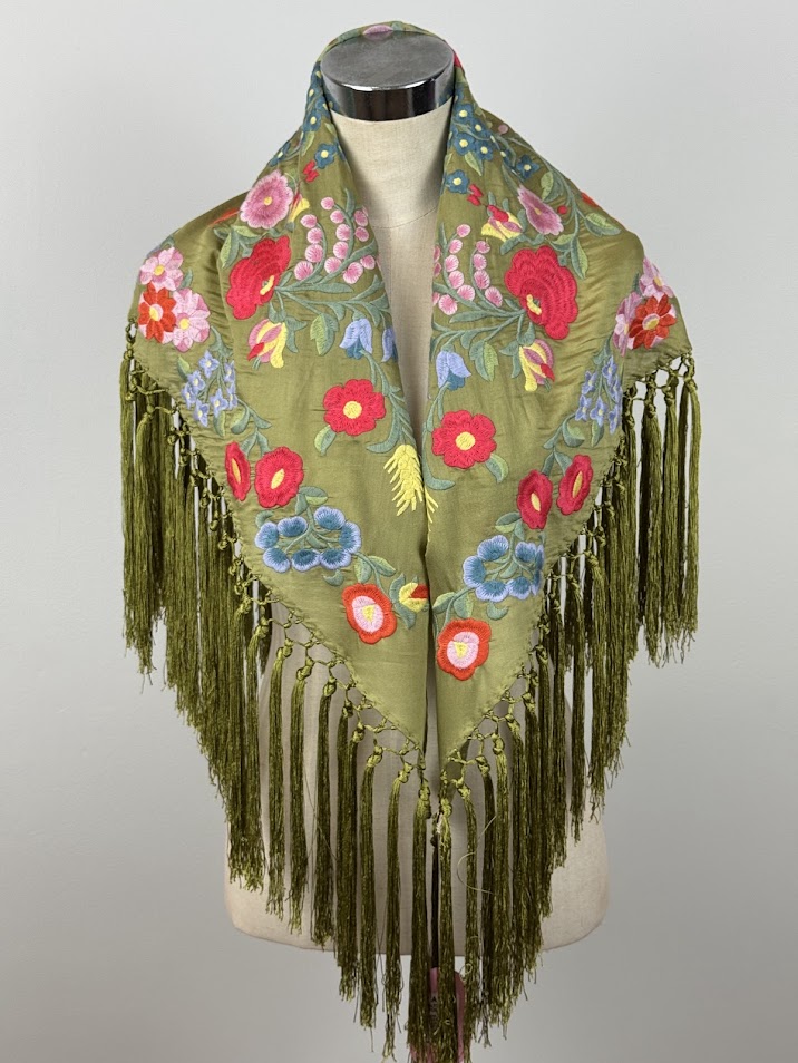 Mantón bordado Hinojos verde oliva - Imagen 2