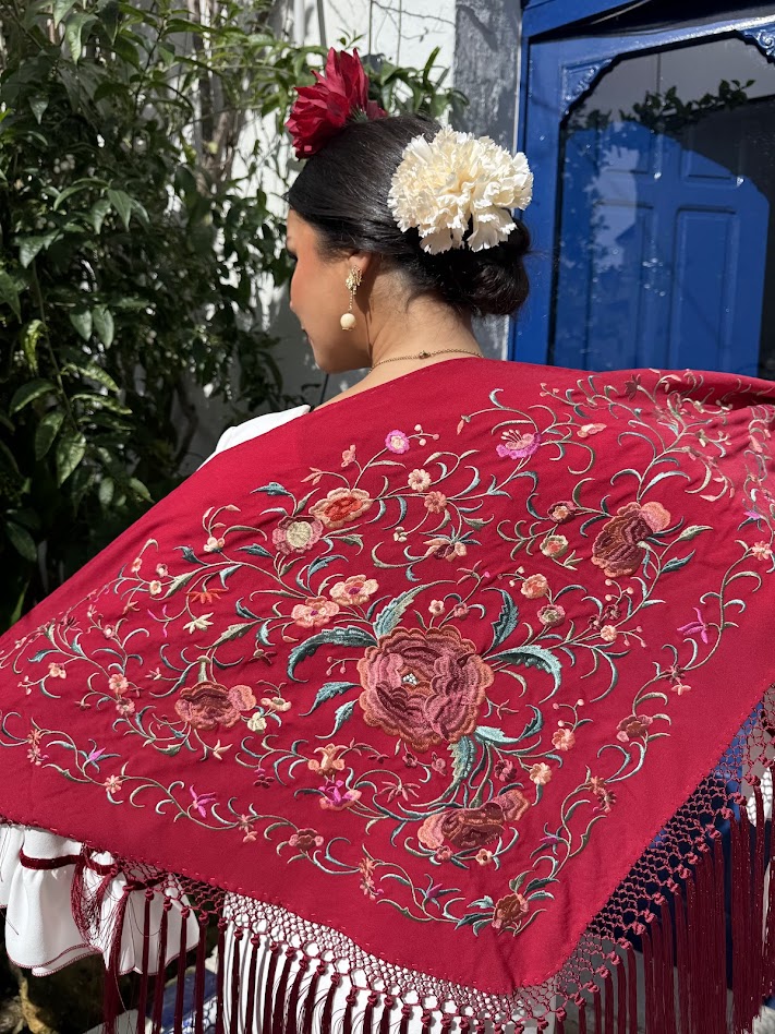Mantón bordado Lucena rojo 2 Mantón bordado Lucena rojo - Imagen 2